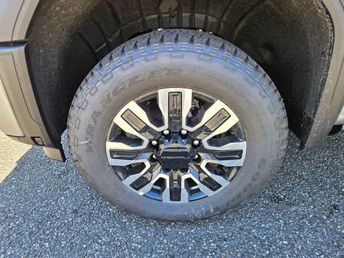 New 2026 GMC Sierra 3500 Denali Ultimate AWD/4WD image 9
