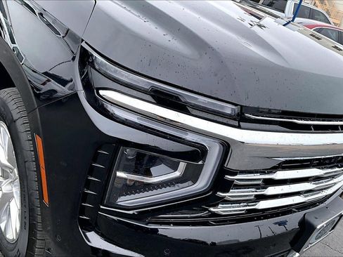 Used 2025 Chevrolet Suburban Premier image 27