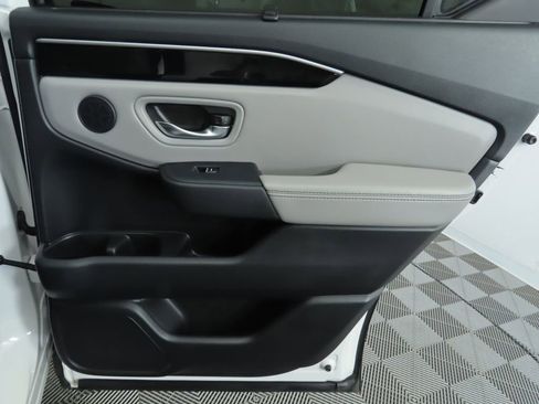 Used 2023 Honda Pilot Touring image 28