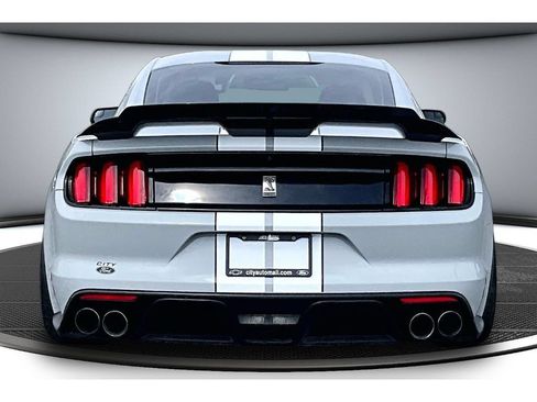 Used 2017 Ford Mustang Shelby GT350 RWD image 6
