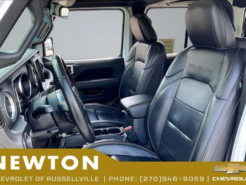 Used 2020 Jeep Gladiator Overland AWD/4WD image 25