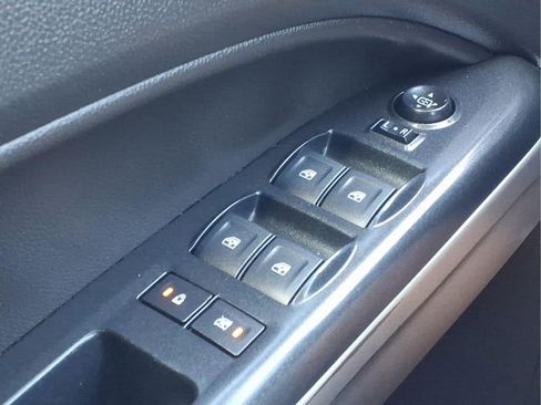 Used 2022 Chevrolet Colorado LT w/ LT Convenience Package image 26