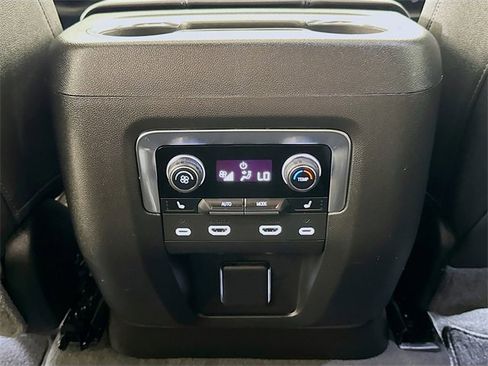 Certified 2024 Chevrolet Tahoe High Country w/ Advanced Technology Package image 26