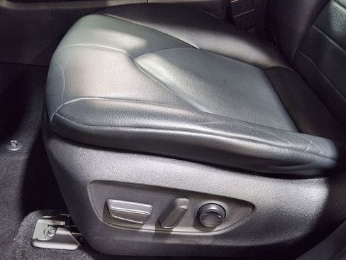 Used 2021 Toyota Highlander XLE image 45