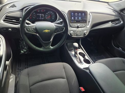 Used 2025 Chevrolet Malibu RS FWD image 14