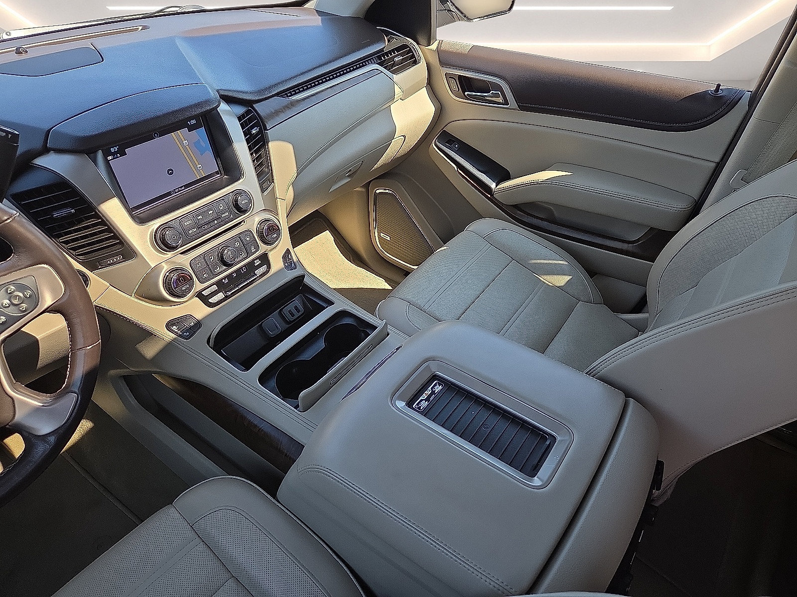 Certified 2018 GMC Yukon Denali w/ Denali Ultimate Package AWD/4WD image 19