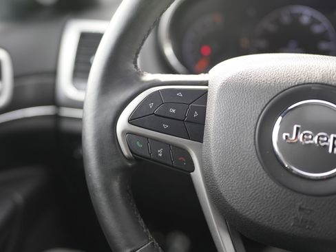 Used 2018 Jeep Grand Cherokee Limited image 20