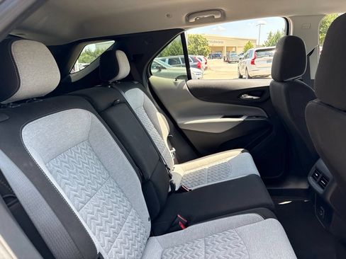 Used 2023 Chevrolet Equinox LS w/ LS Convenience Package FWD image 9