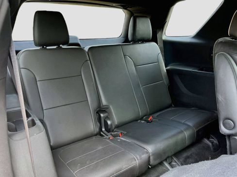 Used 2023 Chevrolet Traverse Premier FWD image 30