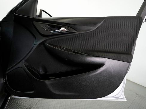 Used 2018 Chevrolet Malibu LT image 49