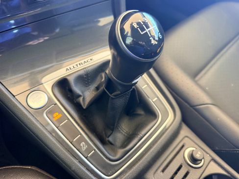 Used 2018 Volkswagen Golf Alltrack SE AWD/4WD image 12