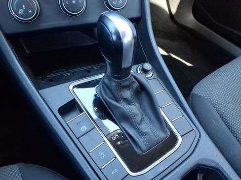 Used 2020 Volkswagen Jetta S image 23