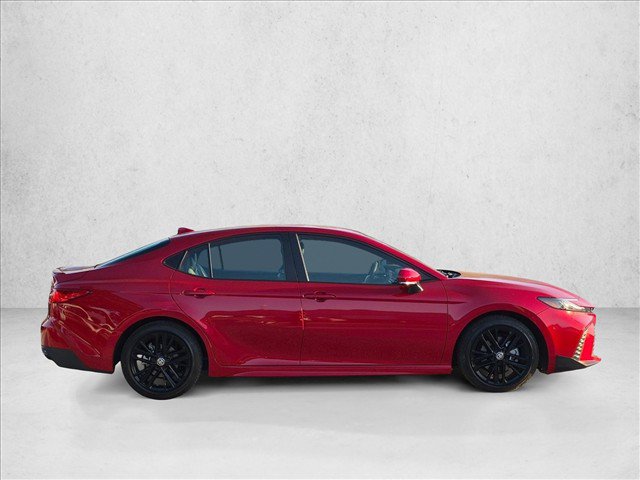 Used 2025 Toyota Camry SE w/ Convenience Package FWD image 4