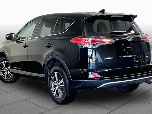 Used 2018 Toyota RAV4 XLE AWD/4WD image 12