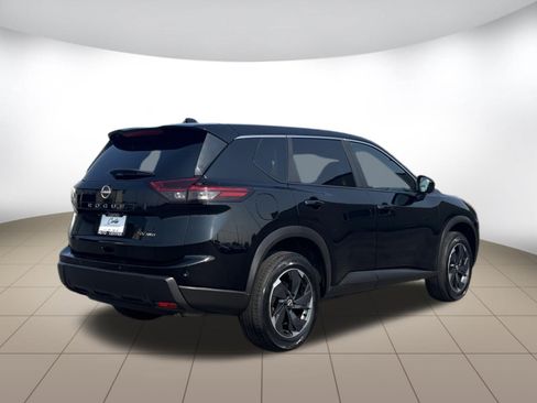 Used 2024 Nissan Rogue SV AWD/4WD image 6
