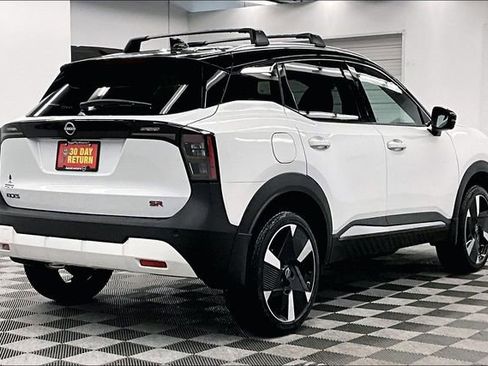 New 2026 Nissan Kicks SR w/ Cold Weather Package FWD image 17
