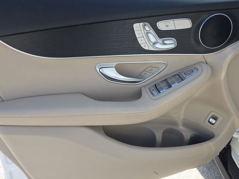 Used 2022 Mercedes-Benz GLC 300 4MATIC w/ Multimedia Package Lite image 21