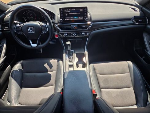 Used 2018 Honda Accord Sport image 9