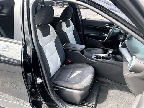 Used 2024 Chevrolet Trax LS FWD image 11