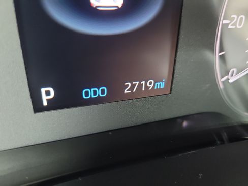 Certified 2025 Toyota Corolla LE image 32