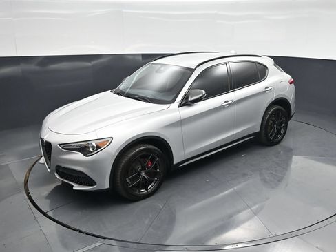 Used 2020 Alfa Romeo Stelvio w/ Nero Edizione RWD image 33