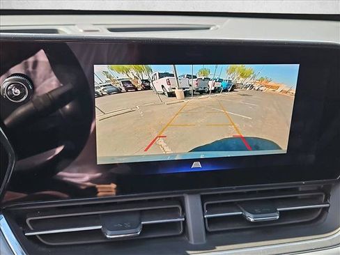 Used 2025 Chevrolet Trax LT FWD image 13