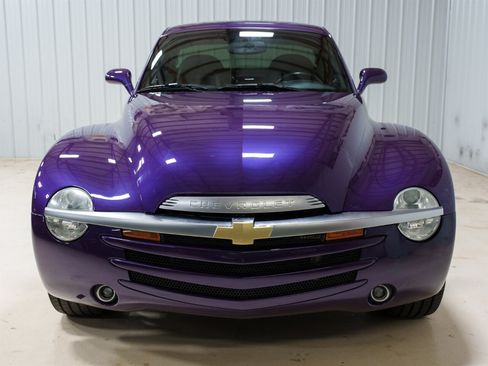 Used 2004 Chevrolet SSR w/ Preferred Equipment Group RWD image 25