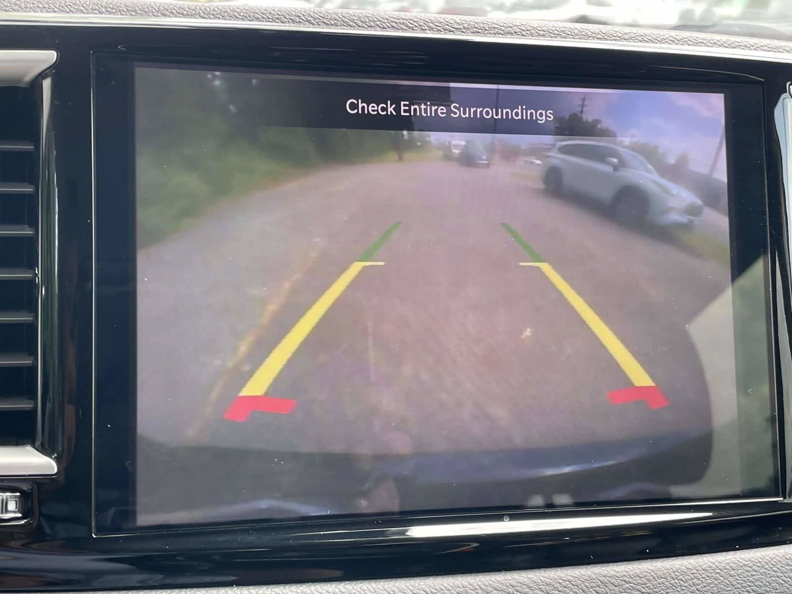 Used 2024 Chrysler Pacifica Touring-L FWD image 22