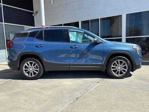 Certified 2024 GMC Terrain SLT image 2