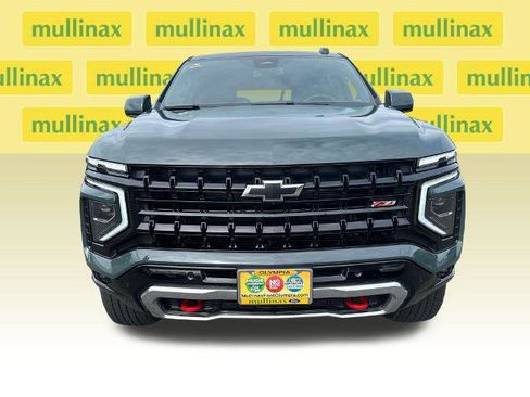 Used 2025 Chevrolet Suburban Z71 w/ Comfort Package AWD/4WD image 16
