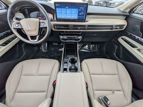 Used 2025 Lincoln Corsair FWD image 13