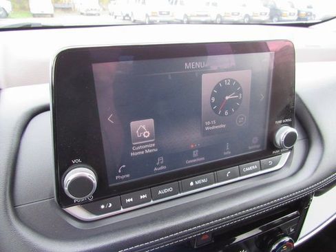 Used 2021 Nissan Rogue SV w/ Premium Package image 17