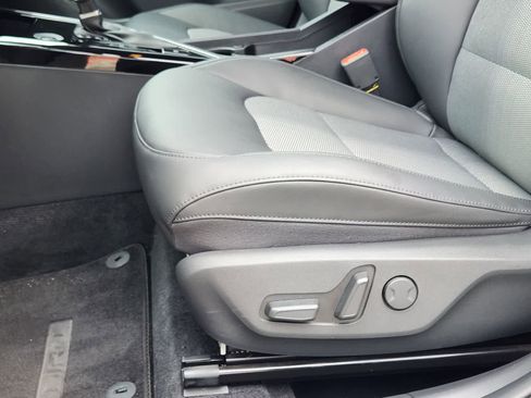 Certified 2024 Kia Niro EX FWD image 22