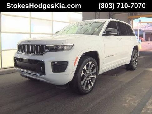 Used 2022 Jeep Grand Cherokee Overland w/ Luxury Tech Group IV AWD/4WD image 1
