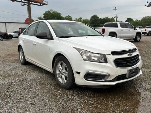 Used 2015 Chevrolet Cruze LS FWD image 6