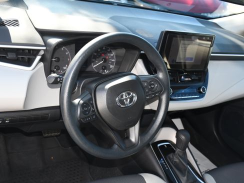 Certified 2025 Toyota Corolla LE image 8