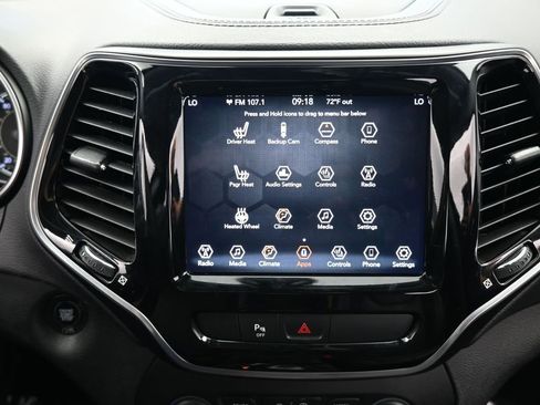 Used 2019 Jeep Cherokee Limited image 21