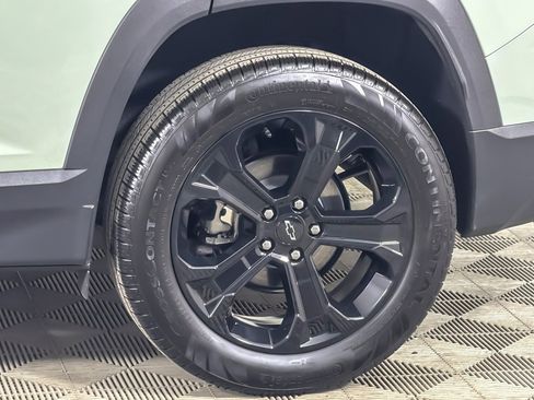 Used 2025 Chevrolet Equinox LT w/ Midnight Edition FWD image 26