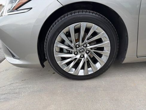 Used 2019 Lexus ES 350 w/ Accessory Package image 9