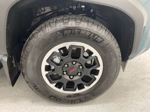 Used 2025 Toyota 4Runner TRD Off-Road Premium AWD/4WD image 8