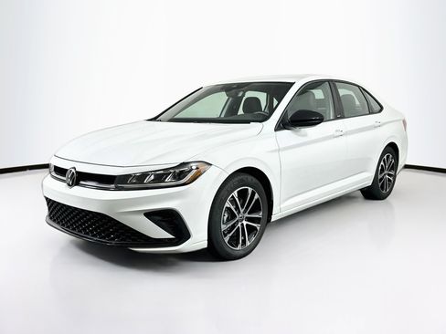 Used 2025 Volkswagen Jetta Sport FWD image 3