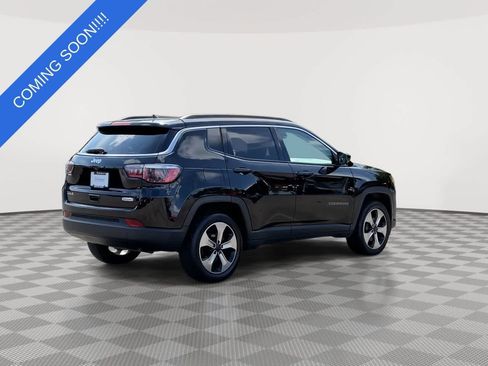 Used 2018 Jeep Compass Latitude w/ Cold Weather Group AWD/4WD image 8