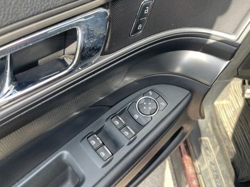 Used 2019 Ford Explorer XLT w/ Equipment Group 202A FWD image 17