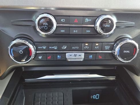 Used 2026 Ford F250 Platinum w/ Platinum Plus Package AWD/4WD image 39