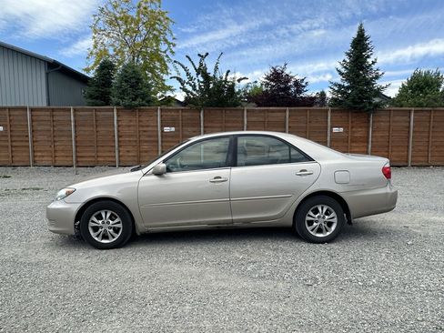Used 2005 Toyota Camry LE FWD image 29