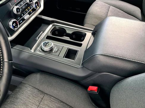 Certified 2023 Ford Expedition XLT image 17