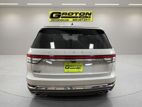 Used 2024 Lincoln Aviator Reserve w/ Equipment Group 201A image 4