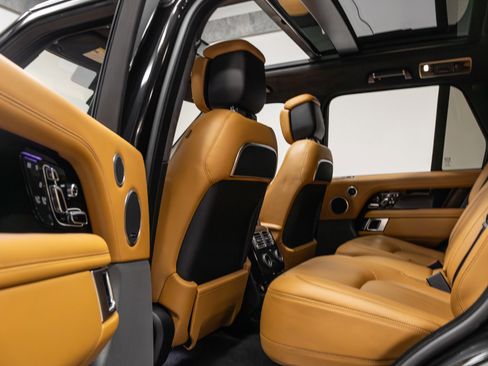 Used 2022 Land Rover Range Rover Autobiography image 68