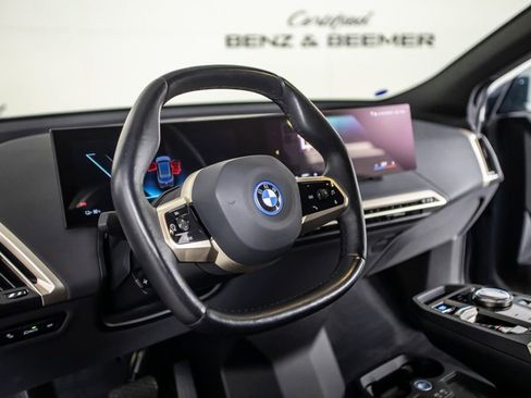 Used 2023 BMW iX xDrive50 w/ Sport Package image 19