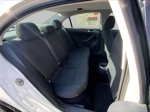 Used 2011 Volkswagen Jetta Sedan FWD image 19